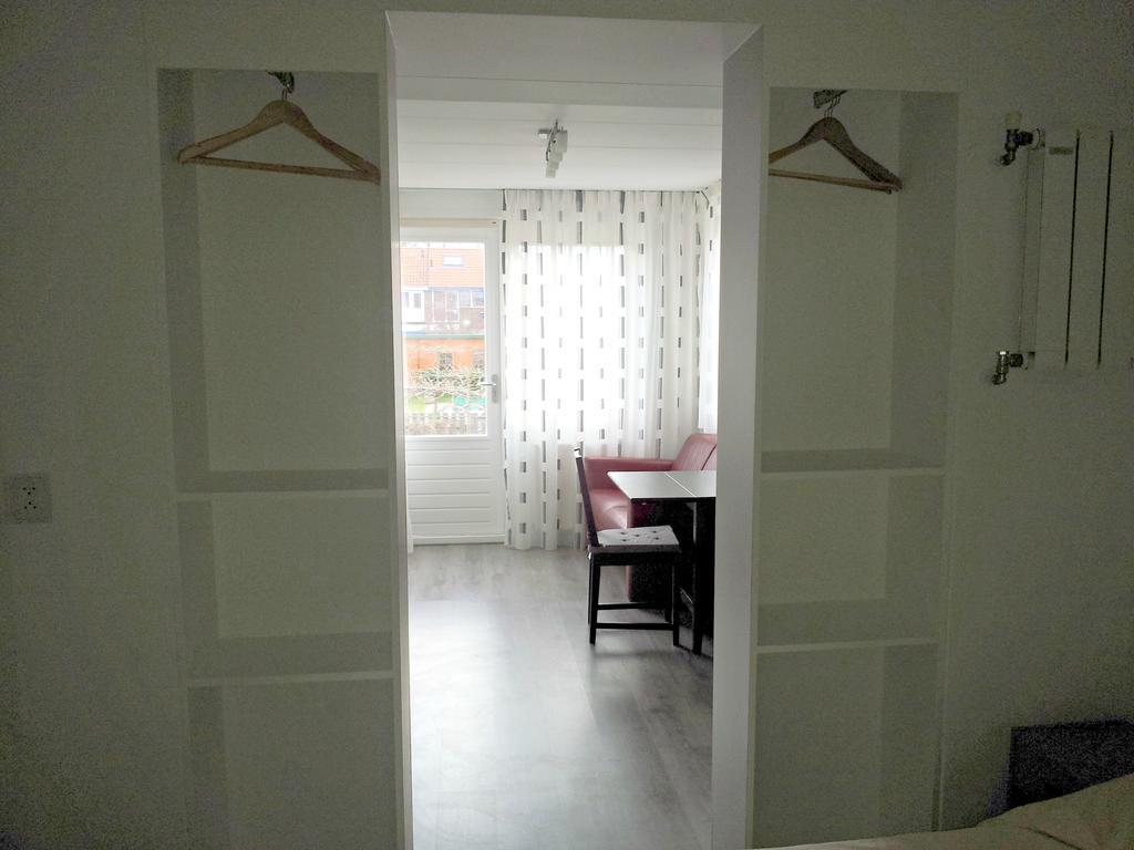 Homestay Bij Aelita Den Burg Kamer foto