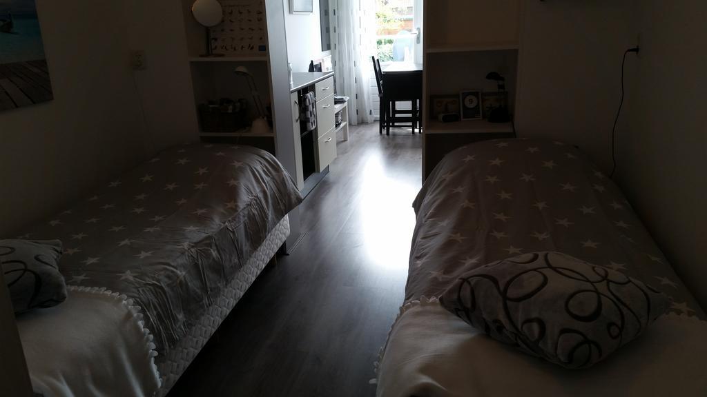 Homestay Bij Aelita Den Burg Buitenkant foto