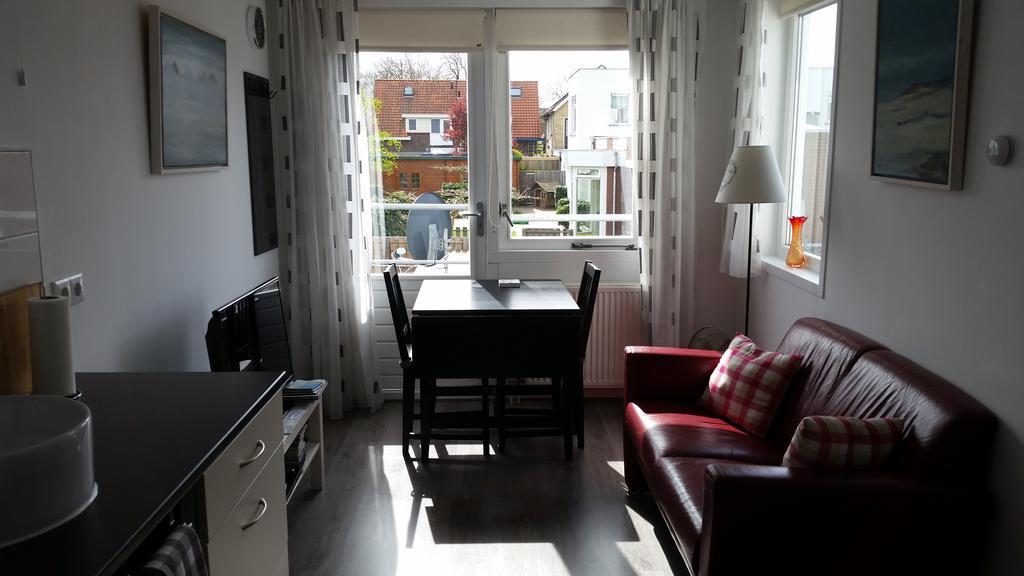 Homestay Bij Aelita Den Burg Buitenkant foto